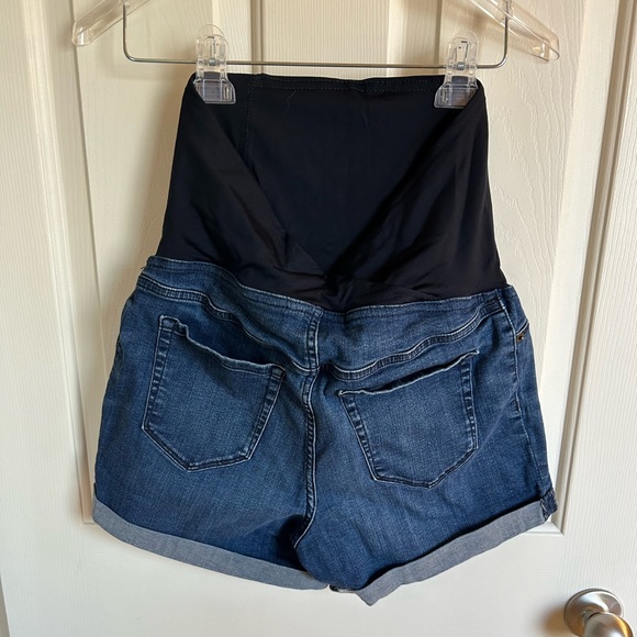 Maternity Midi Shorts - Picture 2 of 3